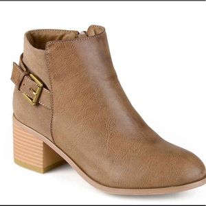 Journee Collection ankle boots size 8